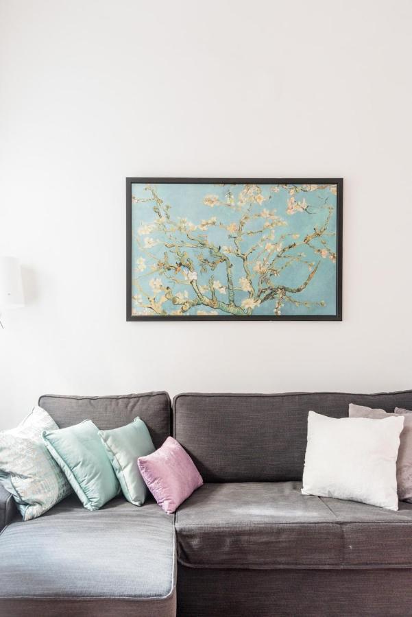 Appartement Luxurious And Spacious 5 Min Walk To City Center, 1-2