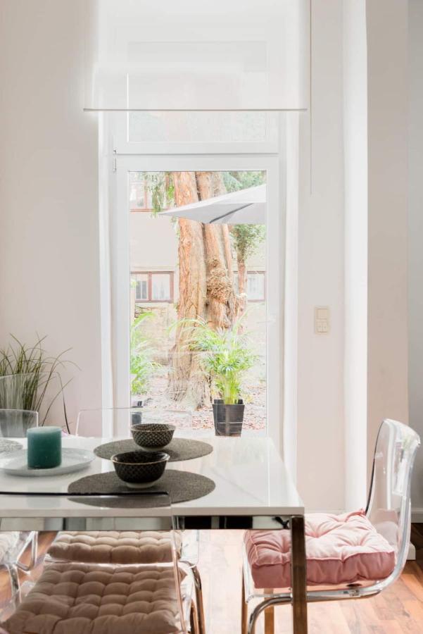 Luxurious And Spacious 5 Min Walk To City Center, 1-2 Appartement Wenen