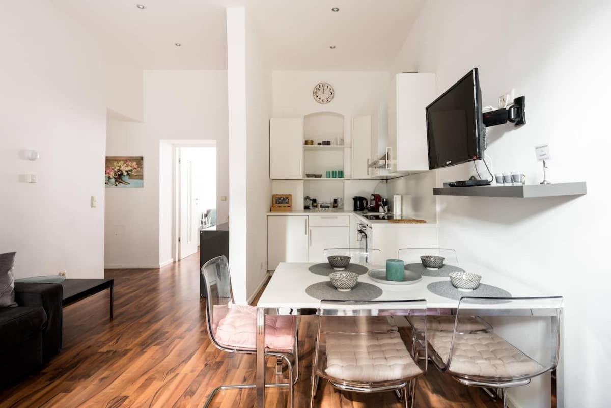 Appartement Luxurious And Spacious 5 Min Walk To City Center, 1-2