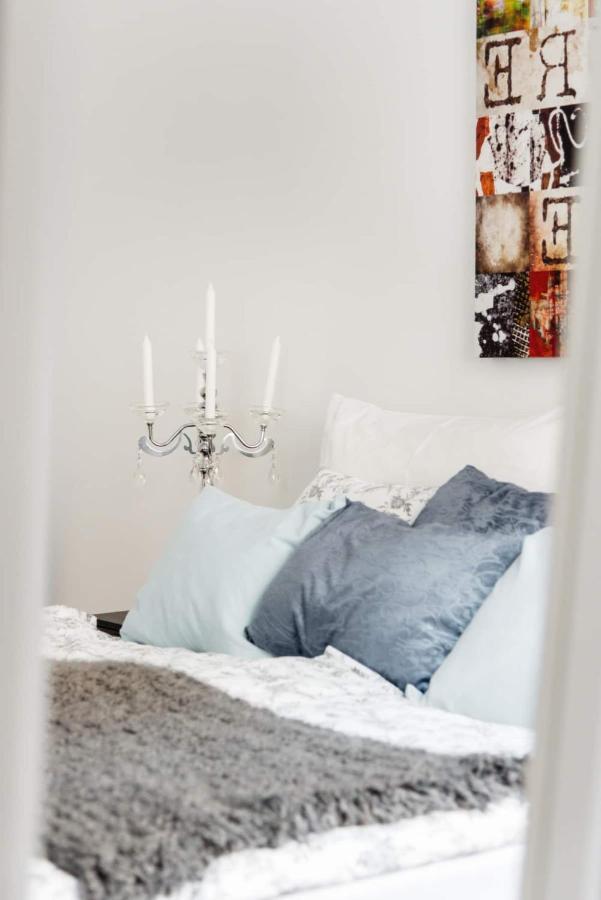 Appartement Luxurious And Spacious 5 Min Walk To City Center, 1-2 *