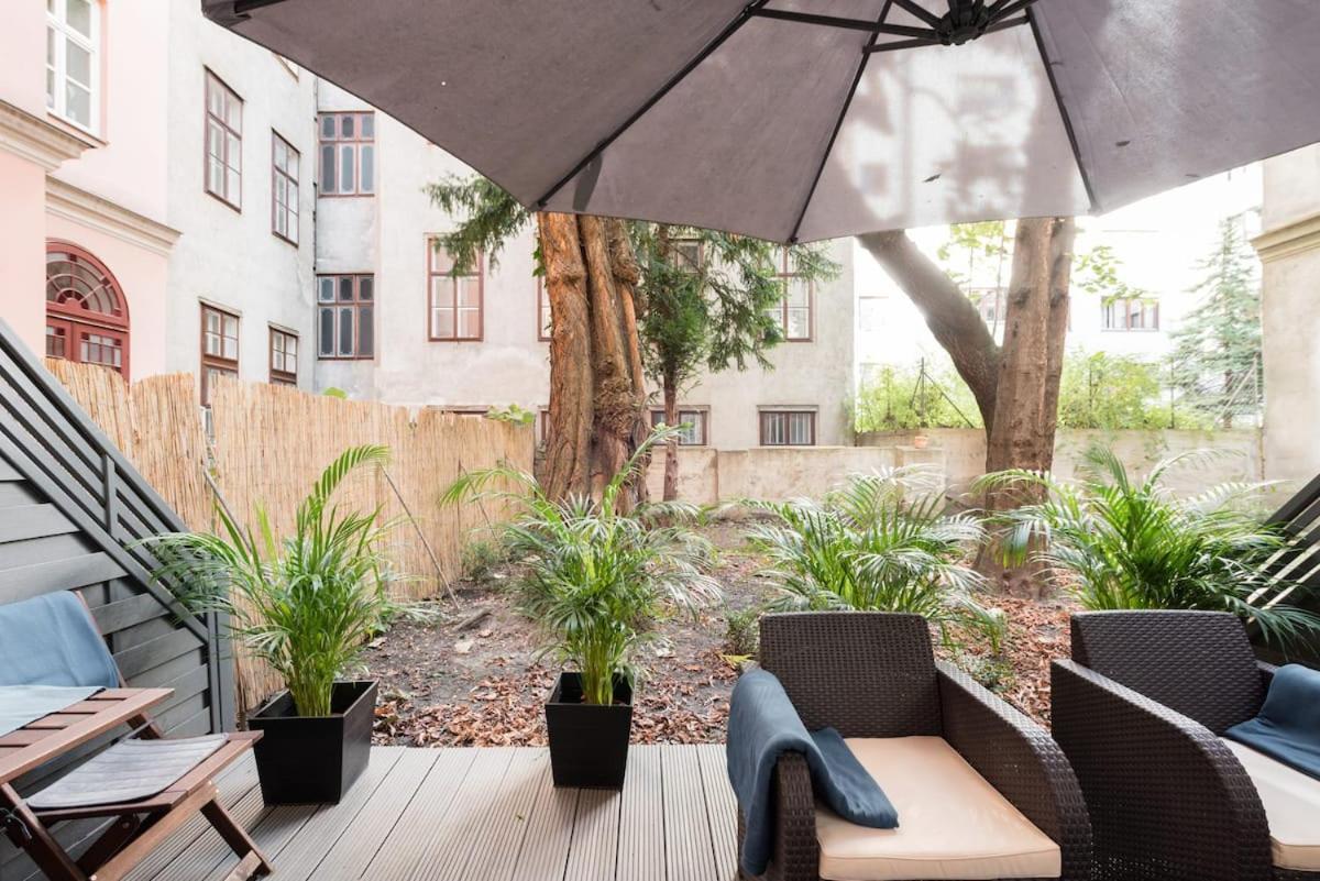 Appartement Luxurious And Spacious 5 Min Walk To City Center, 1-2 *
