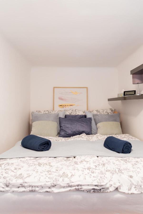 Appartement Luxurious And Spacious 5 Min Walk To City Center, 1-2